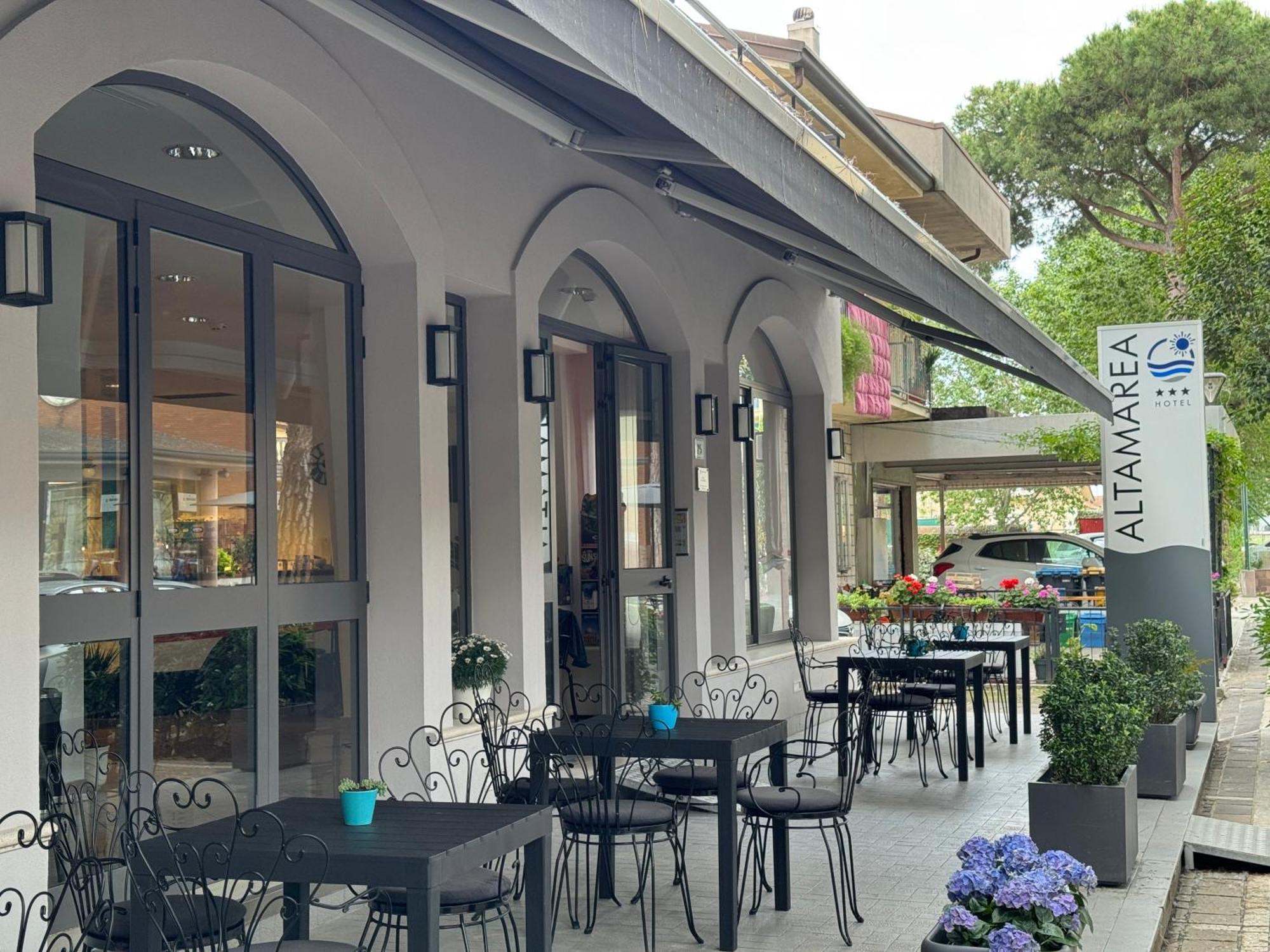 Hotel Altamarea Misano Adriatico Exterior foto